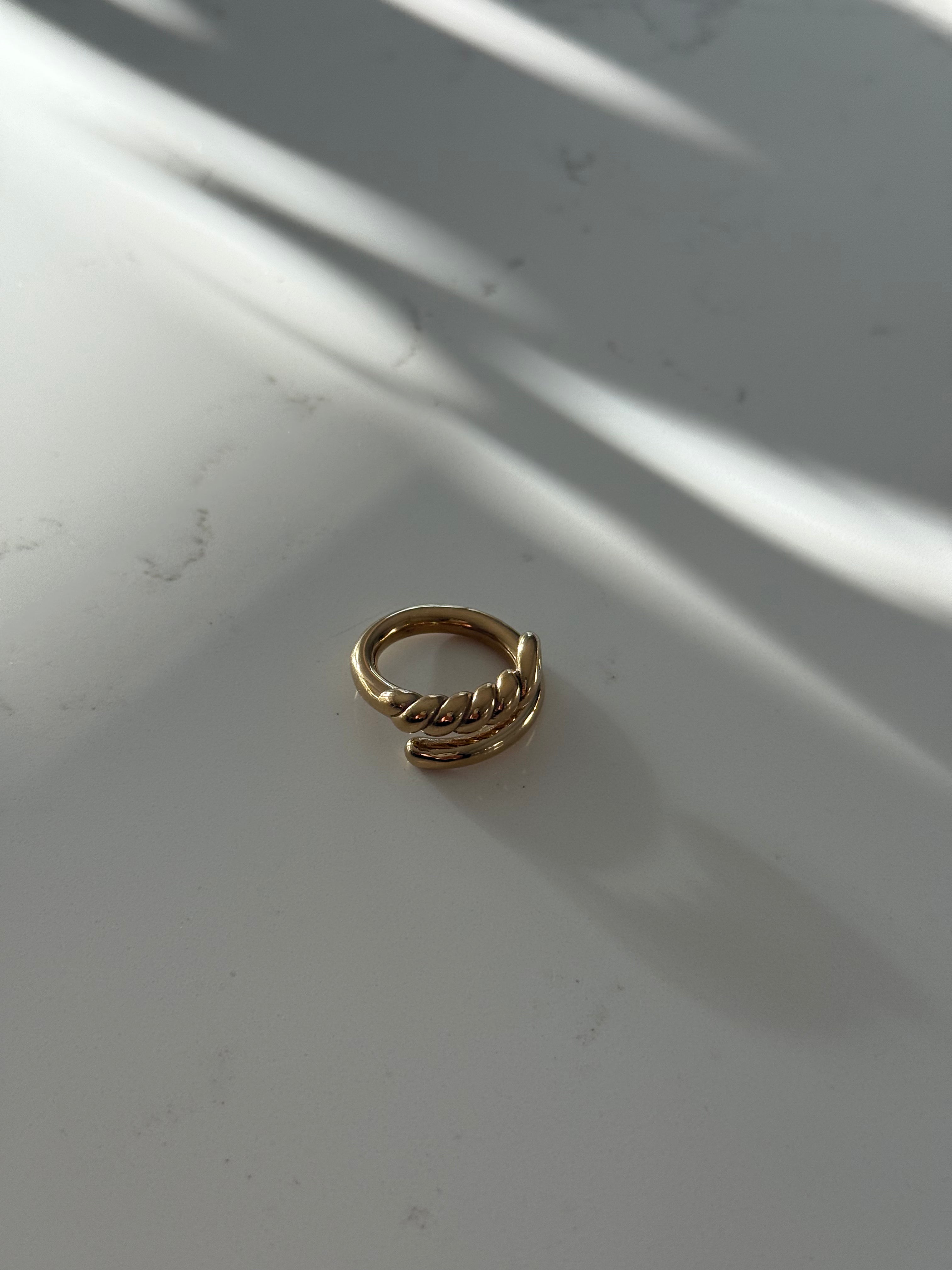 Gold twist ring