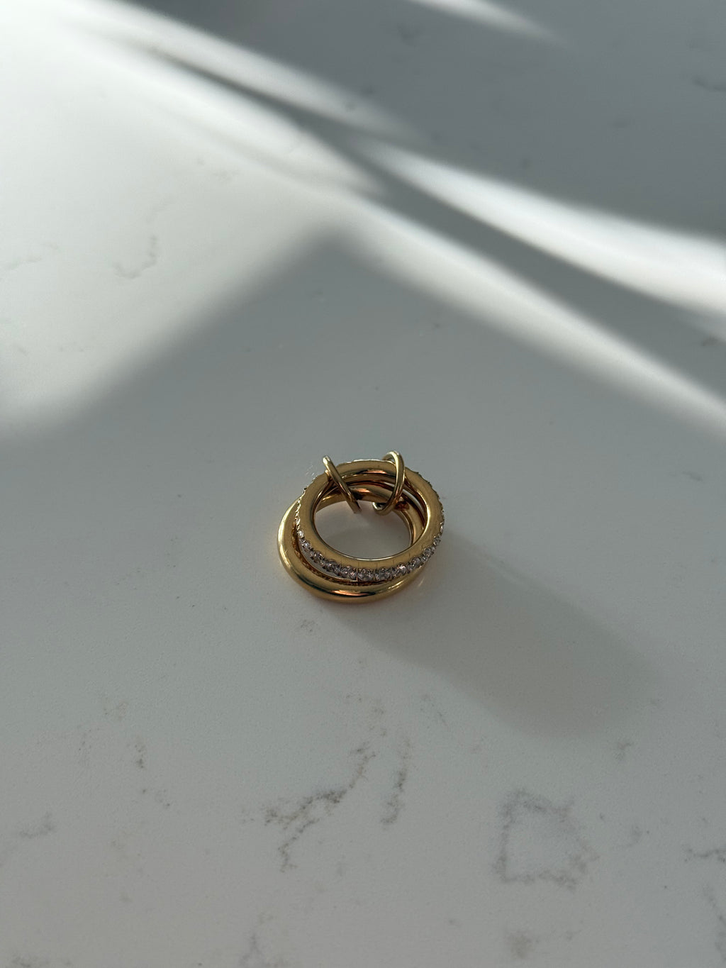 Interlocking gold ring