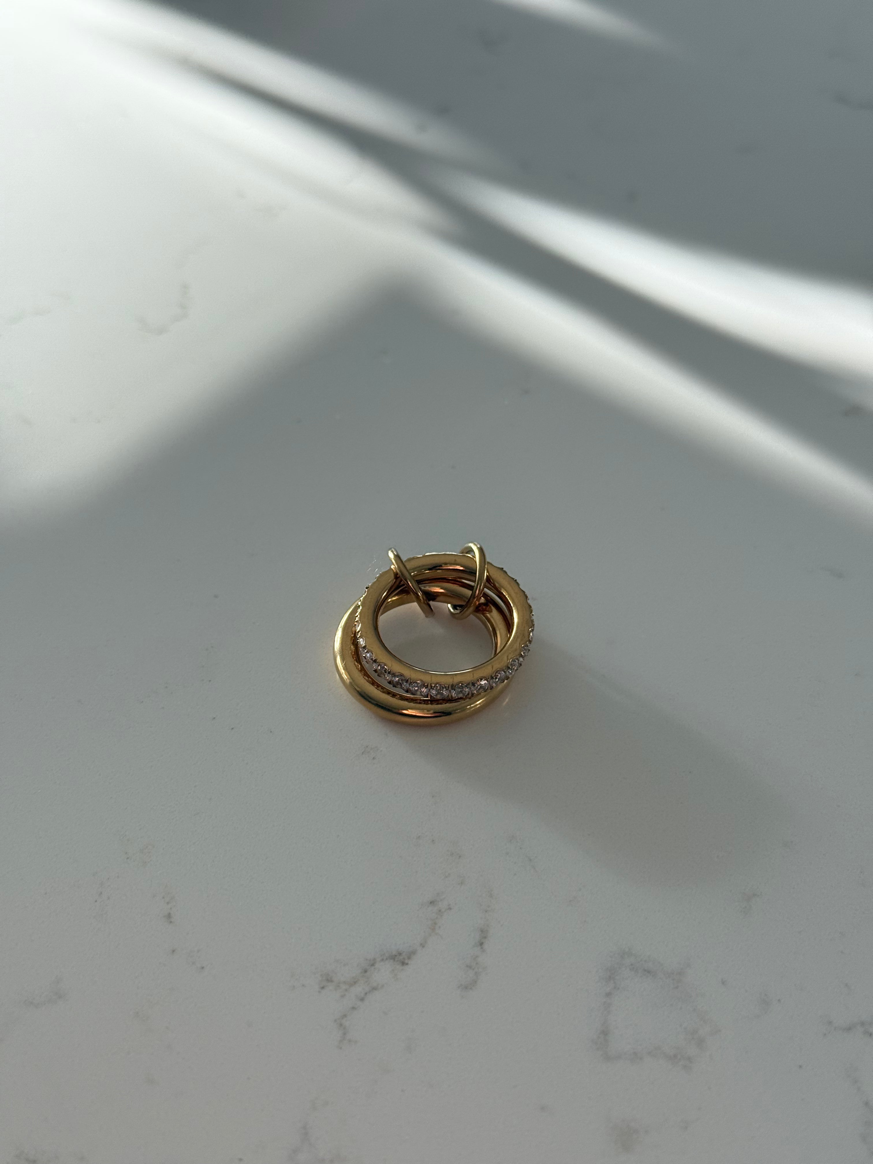 Interlocking gold ring