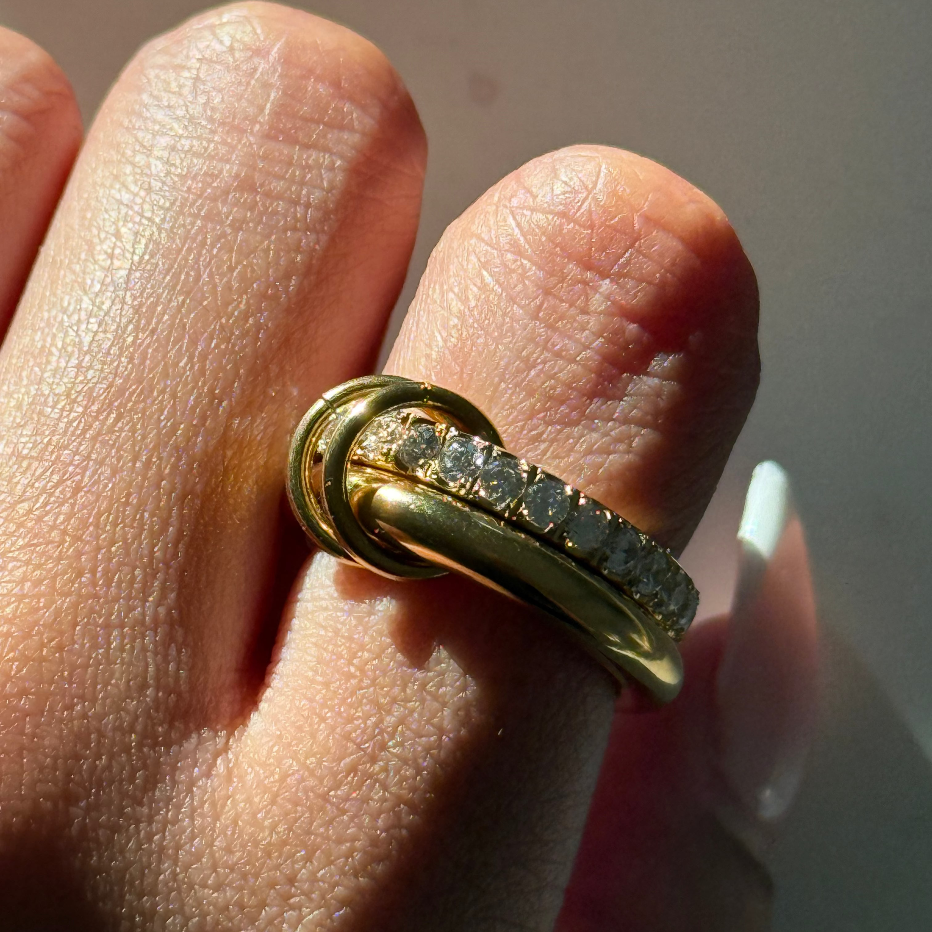 Interlocking gold ring